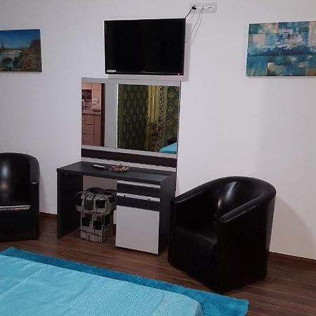 Garsoniera Lägenhet Bukarest Exteriör bild